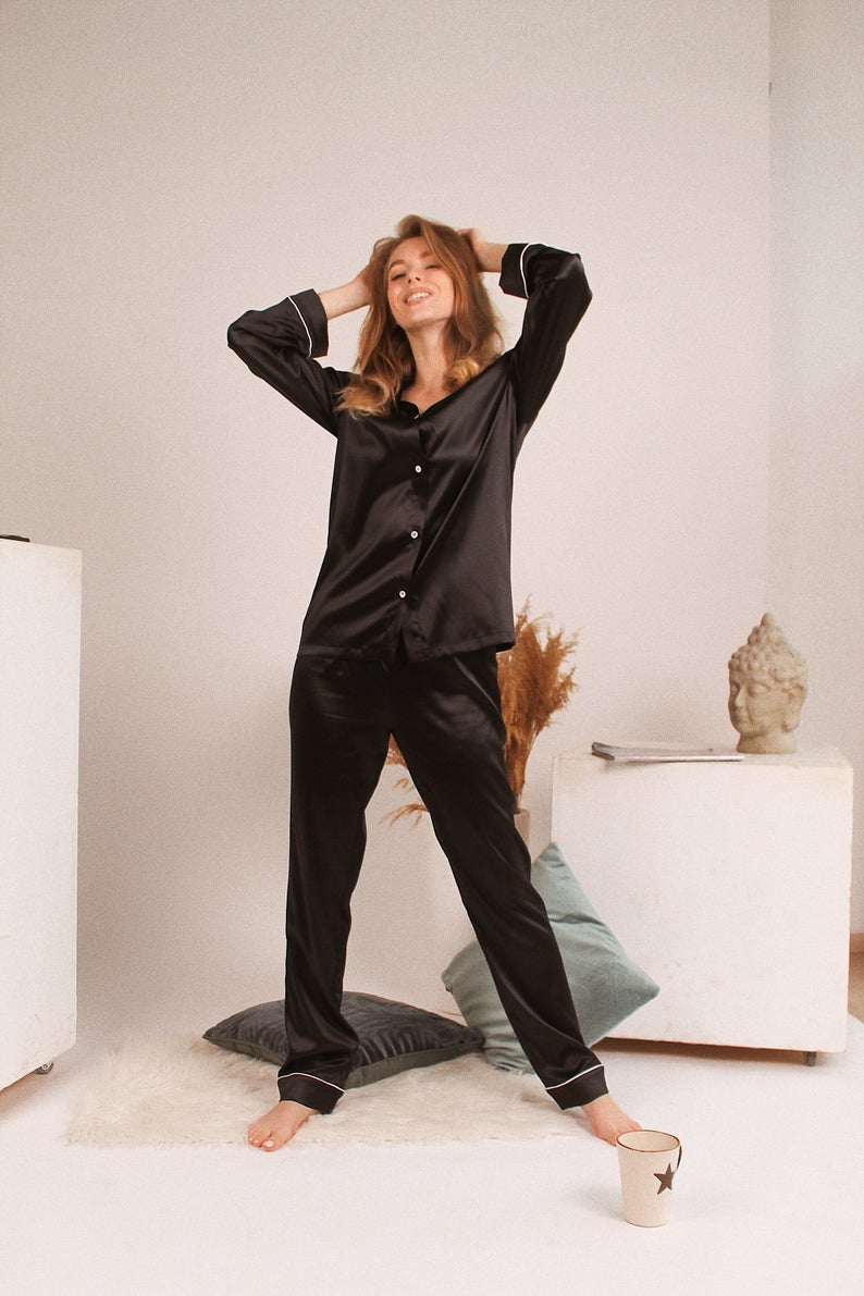 How To Wear Black Silk Pajamas This Winter Pajamas Winter - Silk ...